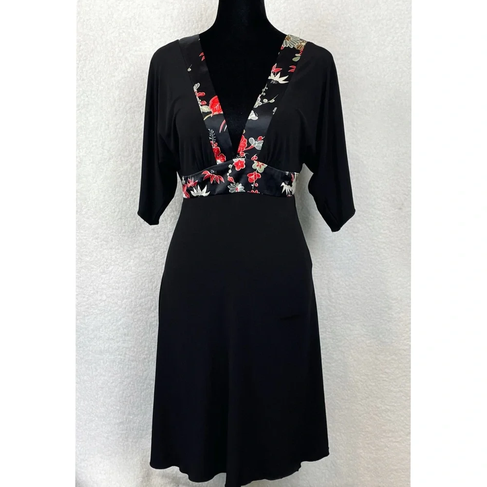 LOVE TEASE • Black Floral Trim V-Neck Mini Dress, M - Picture 9 of 14